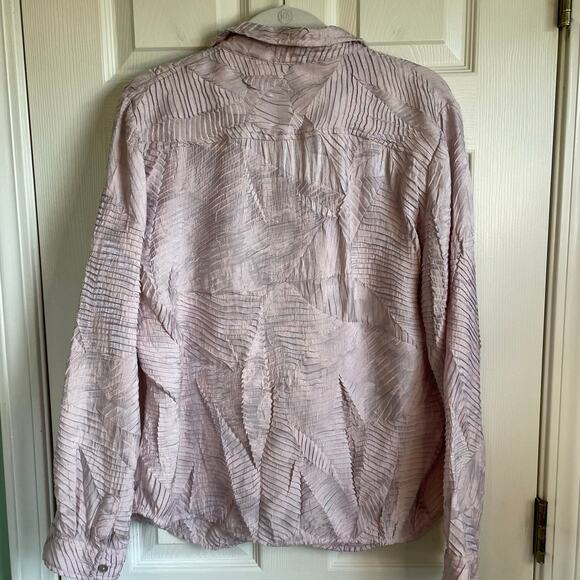 Chico’s Pink Blouse Top Textured Pleated Shimmer Button Up Collar Sz L Unique - Picture 3 of 12